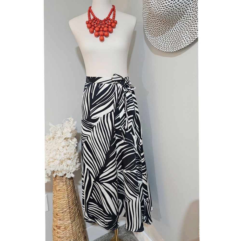 Hutch Black Off White Bold Tropical Print Faux Wrap Midi Maxi Flowy Satin Skirt